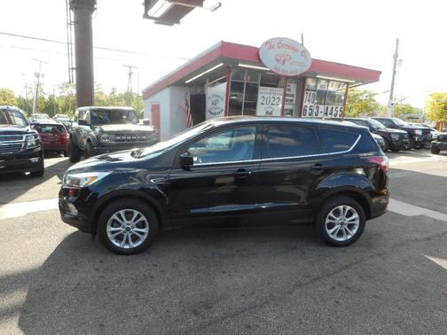 Black 2017 Ford Escape SE