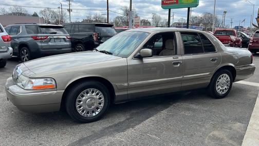Tan 2004 Mercury Grand Marquis GS