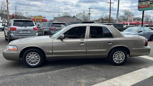 Tan 2004 Mercury Grand Marquis GS
