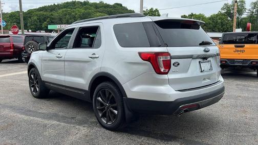 Silver 2017 Ford Explorer XLT