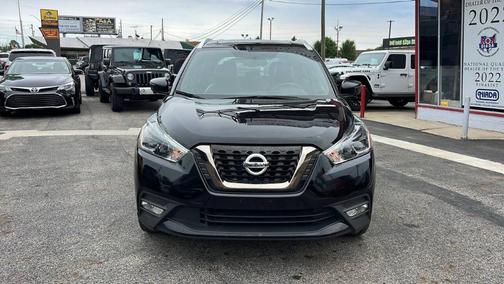 Super Black 2019 Nissan Kicks SR