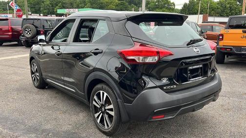 Super Black 2019 Nissan Kicks SR
