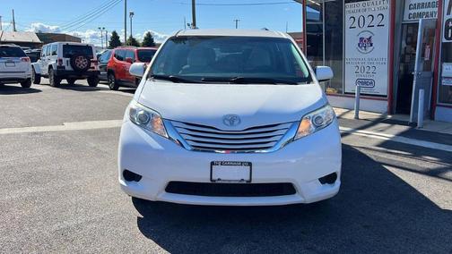 2016 Toyota Sienna LE
