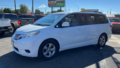 2016 Toyota Sienna LE