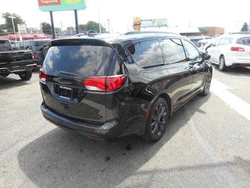 2019 Chrysler Pacifica Limited