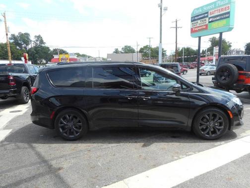 2019 Chrysler Pacifica Limited