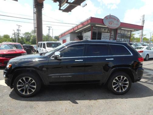 Black 2017 Jeep Grand Cherokee Overland