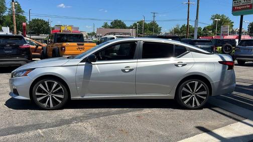 Silver 2021 Nissan Altima 2.5 SR