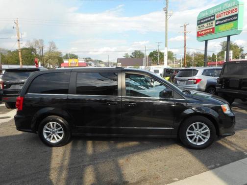 Black 2019 Dodge Grand Caravan SXT