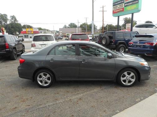 Gray 2013 Toyota Corolla LE