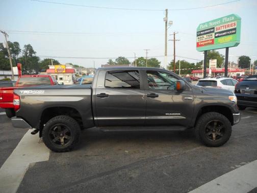 2016 Toyota Tundra SR5