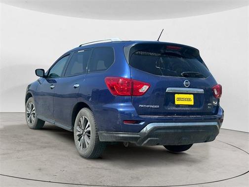 2017 Nissan Pathfinder SL