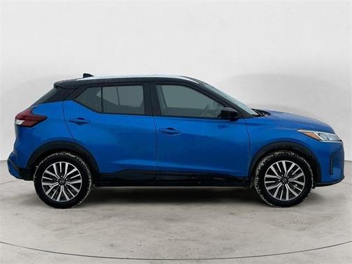 2022 Nissan Kicks SV