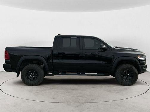 Diamond Black 2026 RAM 1500 RHO