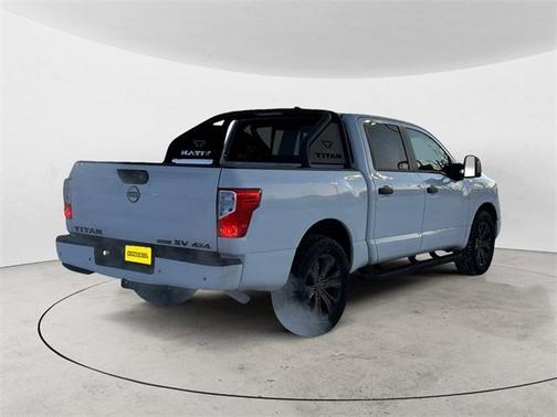 2023 Nissan Titan SV