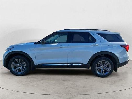 White Metallic 2025 Ford Explorer Active