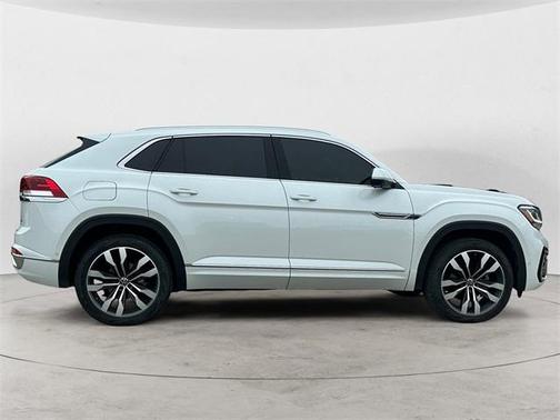 2023 Volkswagen Atlas Cross Sport 3.6L V6 SEL Premium R-Line