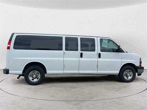 2017 Chevrolet Express 3500 LT