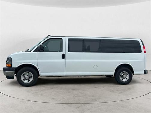 2017 Chevrolet Express 3500 LT