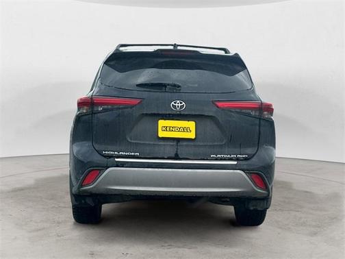 2023 Toyota Highlander Platinum