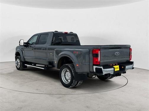 2025 Ford F-450 Lariat