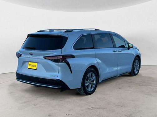 2023 Toyota Sienna Limited