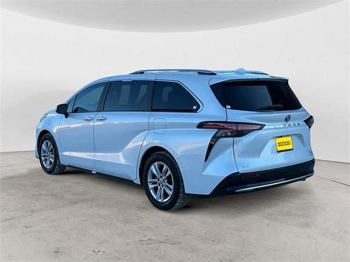 2023 Toyota Sienna Limited