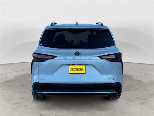 2023 Toyota Sienna Limited