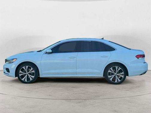 2022 Volkswagen Passat 2.0T SE