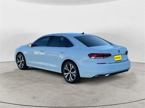 2022 Volkswagen Passat 2.0T SE