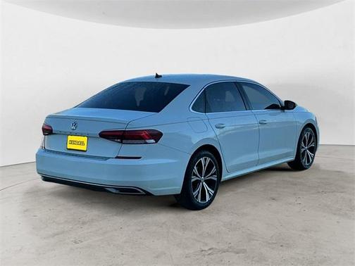 2022 Volkswagen Passat 2.0T SE