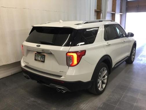 Photo 3 of 29 of 2021 Ford Explorer Platinum