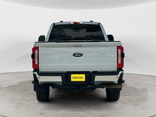 White 2025 Ford F-350 Lariat Super Duty