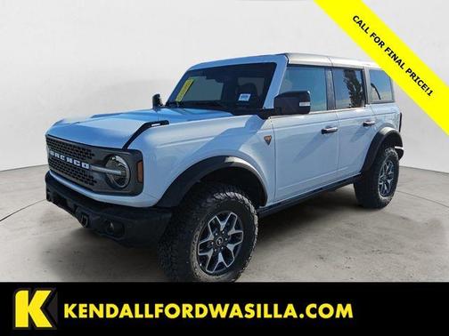 Oxford White 2025 Ford Bronco Badlands