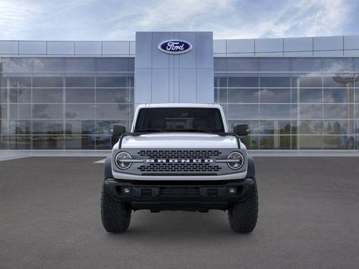 Oxford White 2025 Ford Bronco Badlands