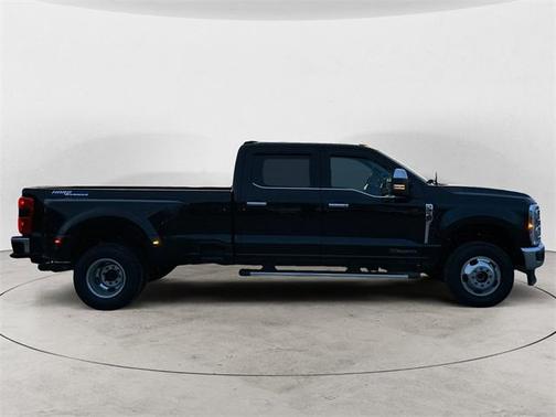 2025 Ford F-350 Lariat Super Duty