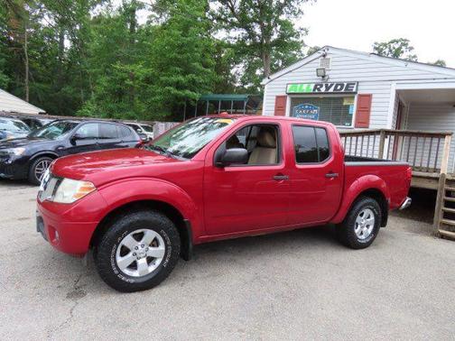 Red 2012 Nissan Frontier SV