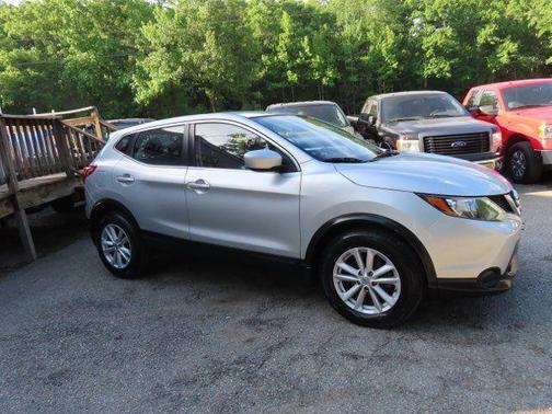 Brilliant Silver 2017 Nissan Rogue Sport S