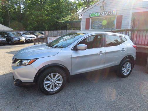 Brilliant Silver 2017 Nissan Rogue Sport S