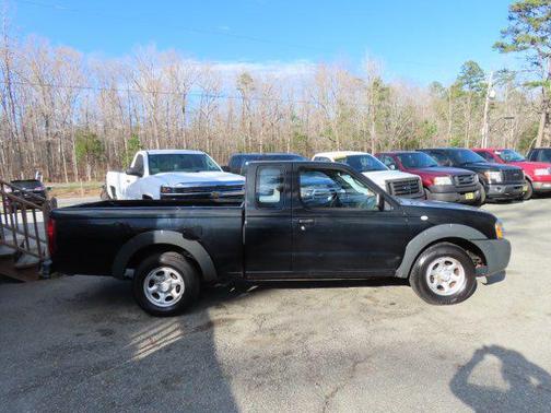 2004 Nissan Frontier Base