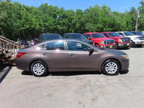 Gun Metallic 2016 Nissan Altima 2.5 S
