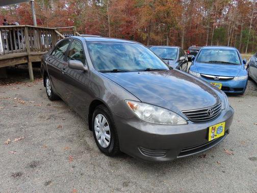 2005 Toyota Camry LE