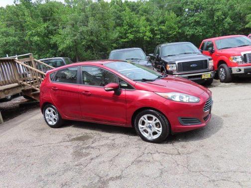 Red 2014 Ford Fiesta SE
