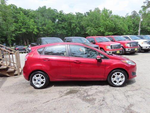 Red 2014 Ford Fiesta SE
