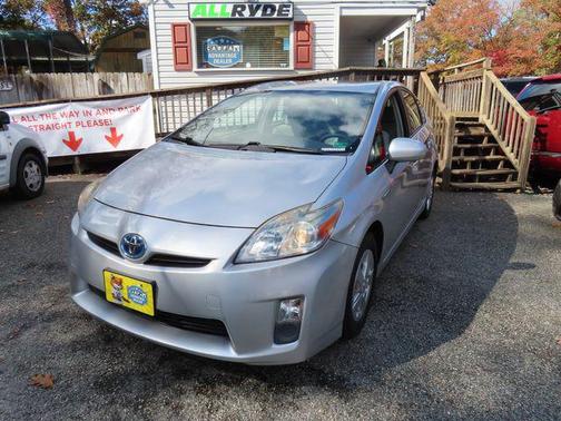 2010 Toyota Prius III