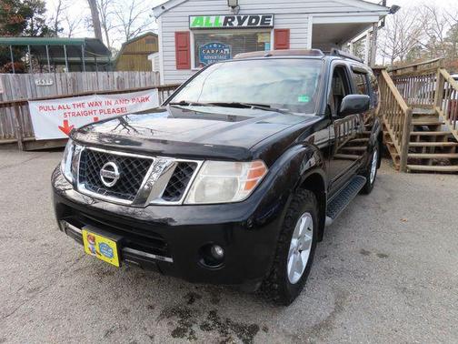 2008 Nissan Pathfinder SE