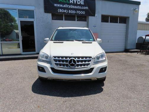 White 2011 Mercedes-Benz M-Class 4MATIC