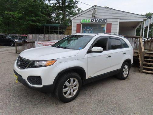 Snow White Pearl 2011 Kia Sorento LX
