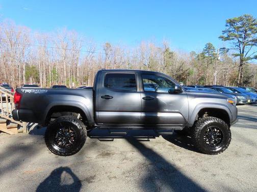 2017 Toyota Tacoma SR5