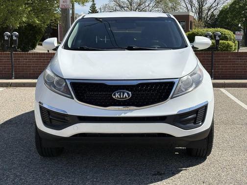 Clear White 2014 Kia Sportage LX